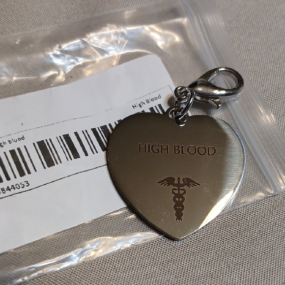 Other - 🎀any 2 For $8🎀 Silver Heart Medical Alert Keychain